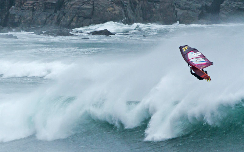Dare the world: Windsurfen und Abenteuer as its best in Schottland mit Leon Jamaer