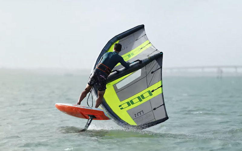 Wing Foiling vs. Parawing - Gwen Le Tutour & Damien Leroy