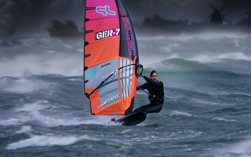 100 km/h Storm Windsurfing in the Netherlands - Nico Prien