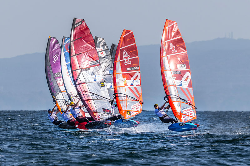 PWA Fly! ANA World Cup Yokosuka 2025: Starker Start von Lemeteyer und Iachino