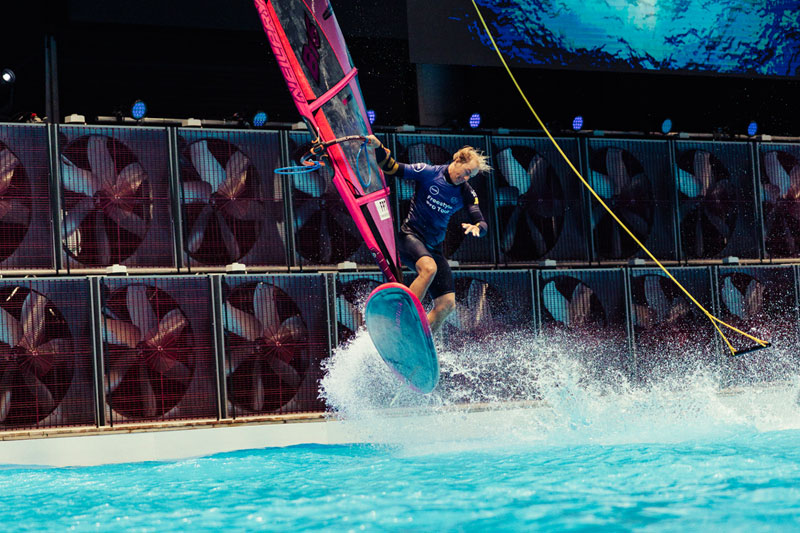 FPT boot Düsseldorf Tow-in World Series 2026: Huvermann und Caers gewinnen den Indoor-Event