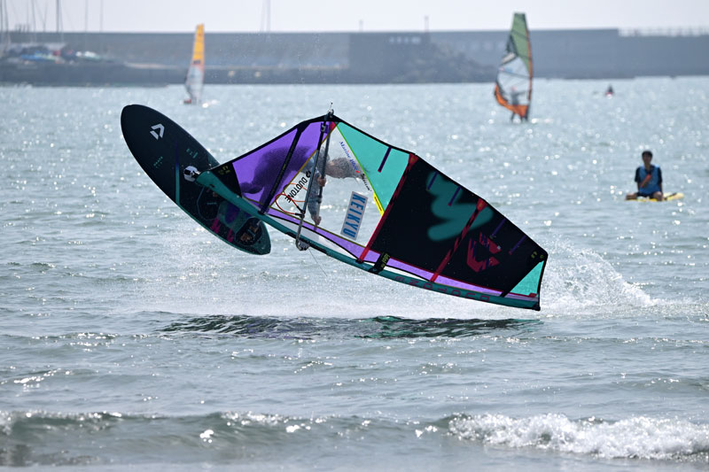 Takumi Moriya siegt beim FPT x JWA Zushi Beach