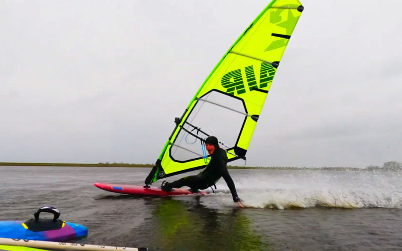 Glassy Shred - Kooks on the Water