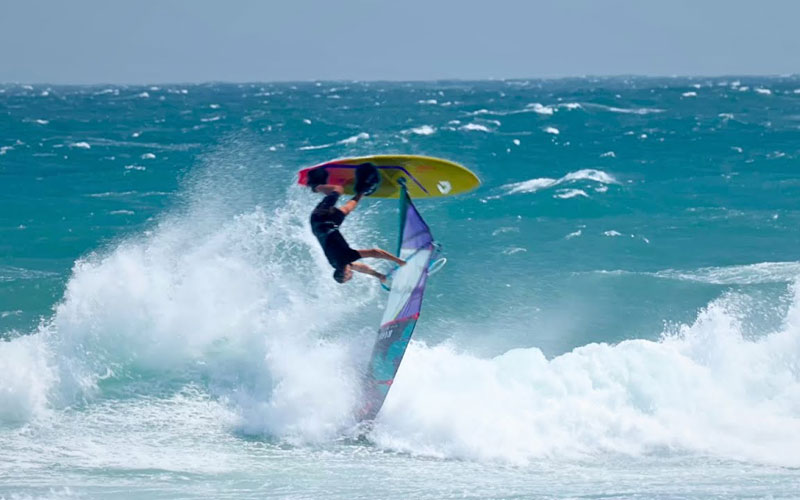 Freestyler goes Wavesailing - George Grisley