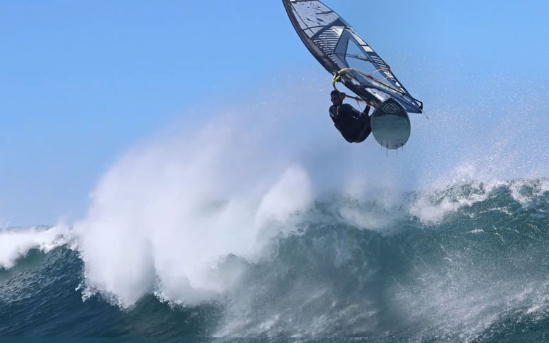 Epic North Shore Wave Session - Josep Pons