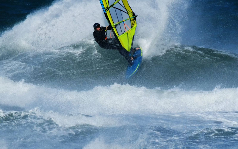 Crazy Windsurf Session in Saint Cyprien - Frédéric Bonet